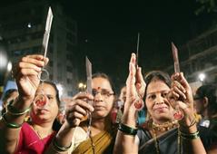 Women in India in Los Angeles,CA
