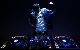Make frisky Moves with Dazzling DJ’s! in New York,NY
