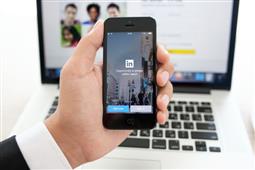 LinkedIn launches a Student App for Freshers! Tips to use it effectively in New York,NY