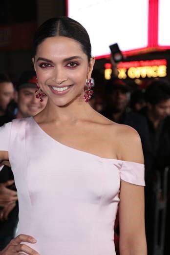 Xxx Deepika Padukon Danger Xx Video - LA Premiere Photos - Deepika Padukone's xXx: Return of Xander Cage - Local  Pulse - Indian Articles & News